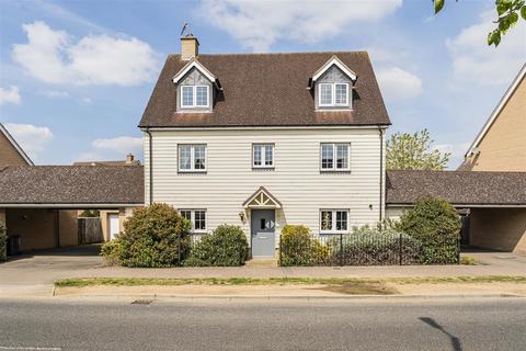5 bedroom detached house for sale, Walson Way, Stansted CM24
