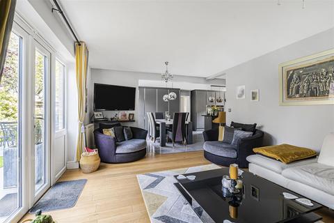 5 bedroom detached house for sale, Walson Way, Stansted CM24