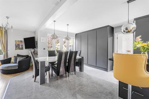 5 bedroom detached house for sale, Walson Way, Stansted CM24