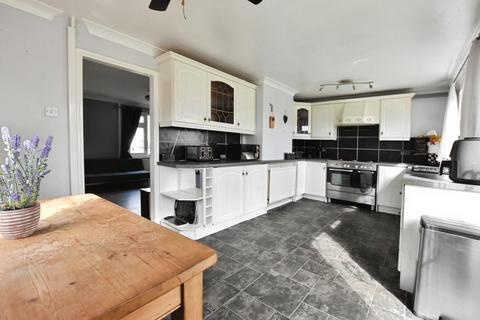 3 bedroom semi-detached house for sale, Neville Crescent, Winterton, Scunthorpe