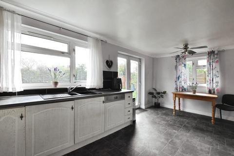 3 bedroom semi-detached house for sale, Neville Crescent, Winterton, Scunthorpe
