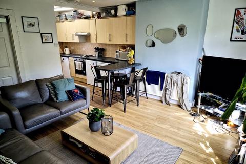 4 bedroom semi-detached house for sale, Stanmore Grove, Leeds