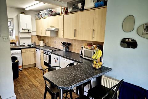 4 bedroom semi-detached house for sale, Stanmore Grove, Leeds