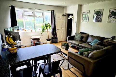 4 bedroom semi-detached house for sale, Stanmore Grove, Leeds