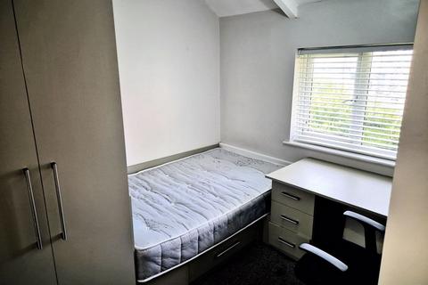 4 bedroom semi-detached house for sale, Stanmore Grove, Leeds