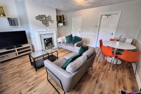 4 bedroom semi-detached house for sale, Stanmore Grove, Leeds