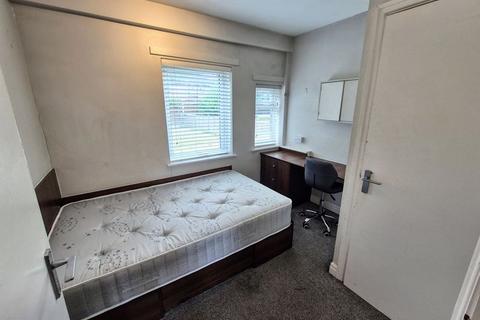 4 bedroom semi-detached house for sale, Stanmore Grove, Leeds