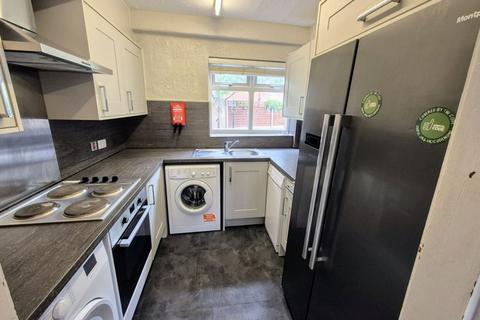 4 bedroom semi-detached house for sale, Stanmore Grove, Leeds