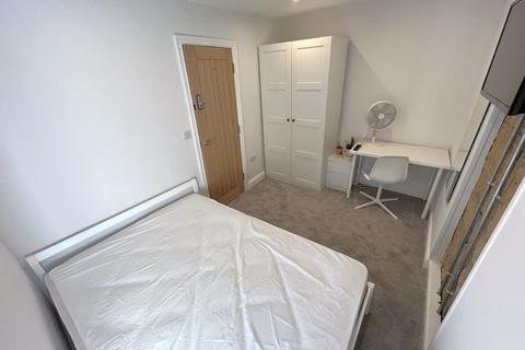 33 Richmond Mount, Headingley, Leeds, LS6 1DF