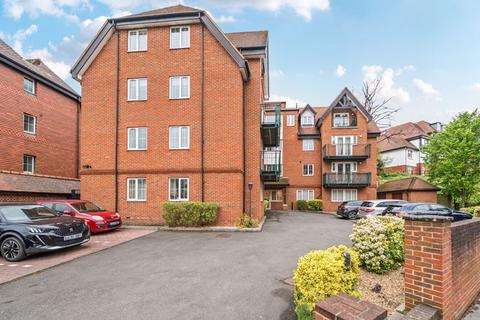 Flat 10, 4 Foxley Lane, Purley, CR8 3EP