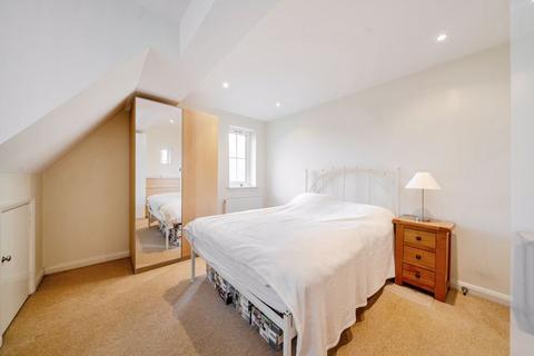 Flat 10, 4 Foxley Lane, Purley, CR8 3EP