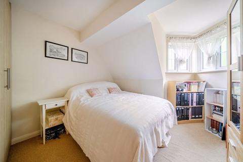 Flat 10, 4 Foxley Lane, Purley, CR8 3EP