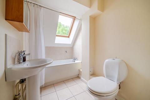 Flat 10, 4 Foxley Lane, Purley, CR8 3EP