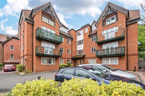 Flat 10, 4 Foxley Lane, Purley, CR8 3EP