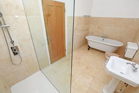 5 bedroom detached bungalow to rent, Thurnham Lane, Maidstone