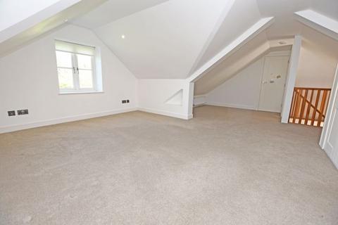 5 bedroom detached bungalow to rent, Thurnham Lane, Maidstone