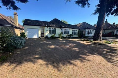 5 bedroom detached bungalow to rent, Victoria Avenue, Southend-On-Sea