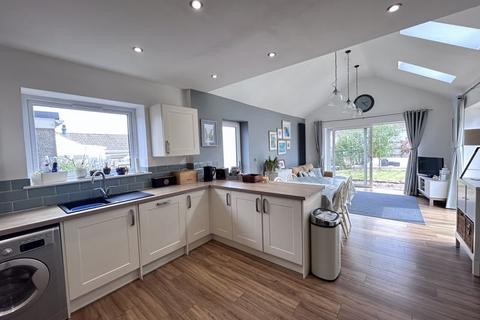 3 bedroom detached bungalow for sale, St Helens Crescent, Llanellen, Abergavenny