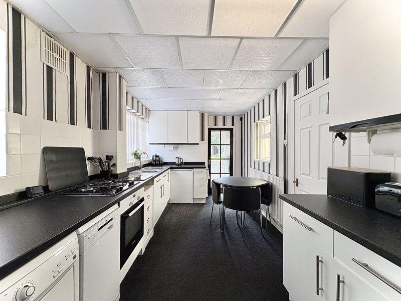Dining kitchen