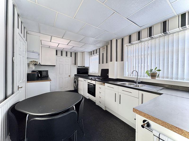 Dining kitchen