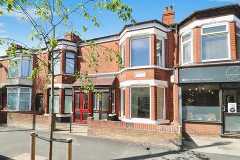 3 bedroom terraced house to rent, Chanterlands Avenue, Hull