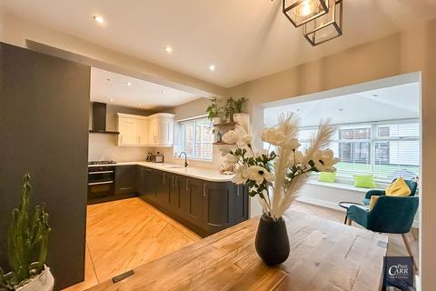 49 Forest Close, Sutton Coldfield, B74 2JY