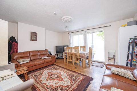 3 bedroom flat for sale, Chapman Street, Shadwell, London, E1
