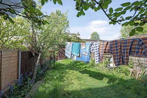 5 Chapman Street, London, E1 2NN