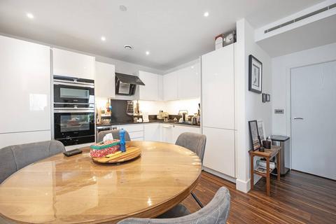 2 bedroom flat for sale, Wiverton Tower, New Drum Street, Aldgate, London, E1