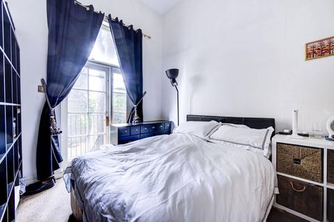 2 bedroom flat for sale, Redcliffe Gardens, Chelsea, London, SW10
