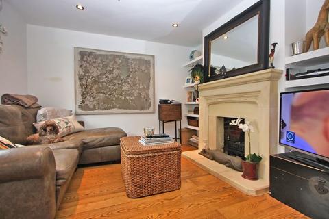 83 High Street, Chobham, Woking, GU24 8AF