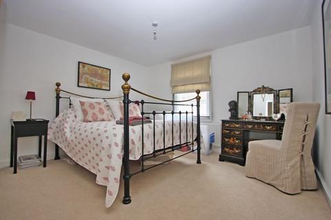 83 High Street, Chobham, Woking, GU24 8AF