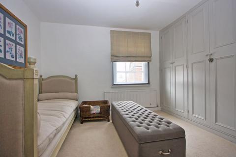 83 High Street, Chobham, Woking, GU24 8AF