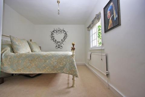 83 High Street, Chobham, Woking, GU24 8AF
