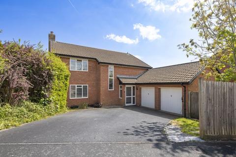 4 bedroom detached house for sale, Barnett Way, Uckfield
