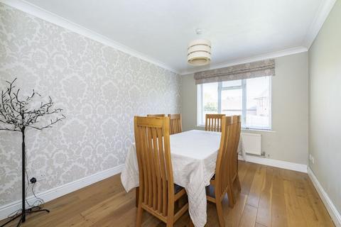 3 Barnett Way, Uckfield, TN22 1XH