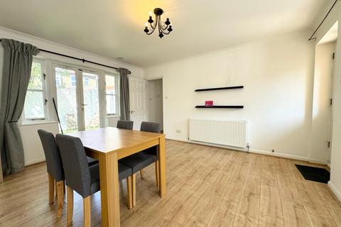 2 bedroom house to rent, Whittington Mews, North Finchley
