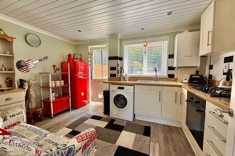 2 bedroom terraced house for sale, Lake View Close, Tamerton Foliot, Plymouth. A gorgeous 2 bedroomed home with a fabulous garden, driveway and GARAGE