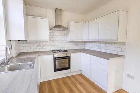 3 bedroom detached house to rent, Hendon Rise, Nottingham, NG3 3AN