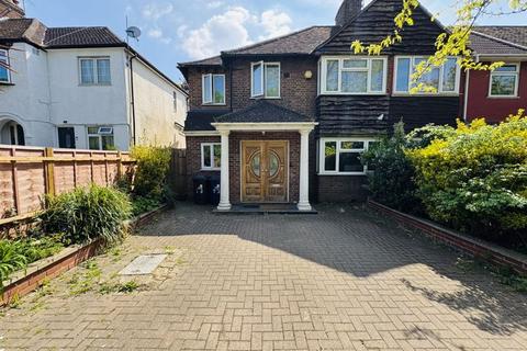 4 bedroom end of terrace house for sale, Mandeville Road, Northolt