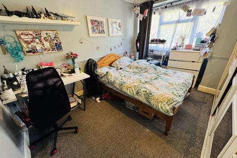 4 bedroom end of terrace house for sale, Mandeville Road, Northolt