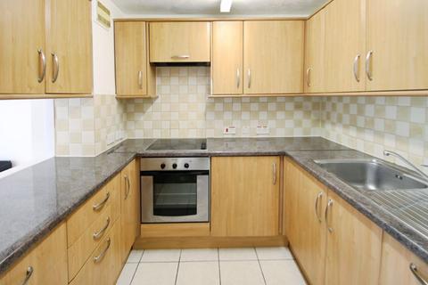 2 bedroom flat to rent, Carisbrooke court, Eskdale Avenue, Northolt