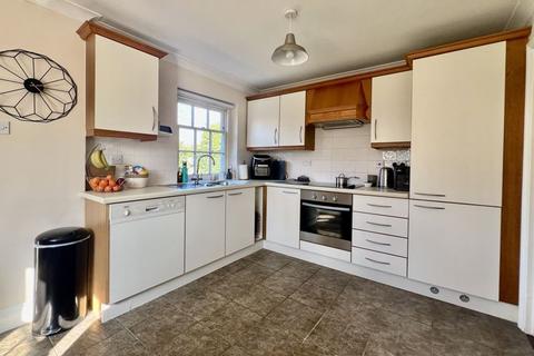 3 bedroom semi-detached house to rent, Wootton Drive, Petham