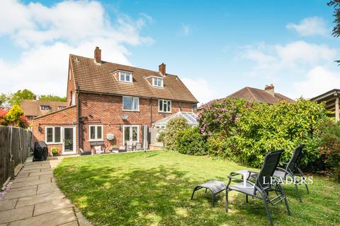 3 bedroom semi-detached house to rent, Alington Grove, Wallington
