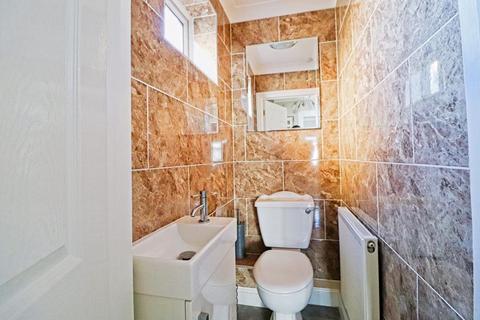 3 bedroom semi-detached house for sale, Steli Avenue, Canvey Island
