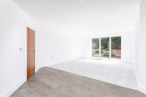 2 bedroom apartment for sale, Sanderstead Road, South Croydon