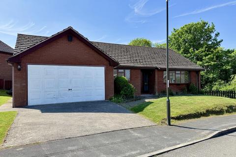 3 bedroom detached bungalow to rent, Lake View Avenue, Walton
