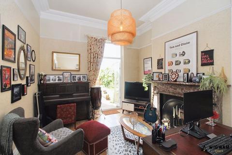6 bedroom terraced house for sale, Hessle High Road, Hull, HU4