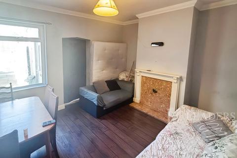 3 bedroom terraced house to rent, Leamore Lane, WS3