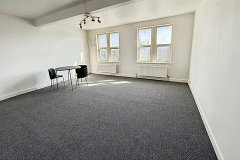 4 bedroom maisonette to rent, The Midanbury, Witts Hill, Southampton, SO18